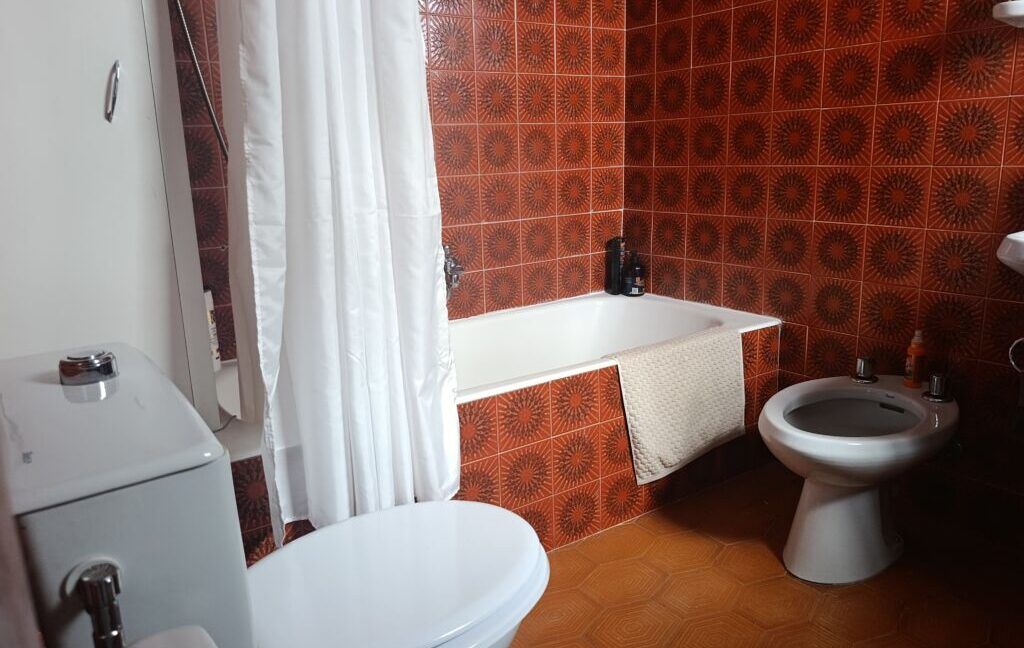 2548 bathroom