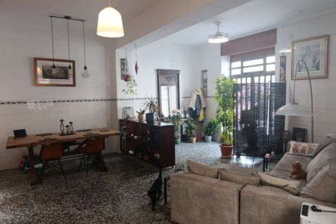 2548 lounge