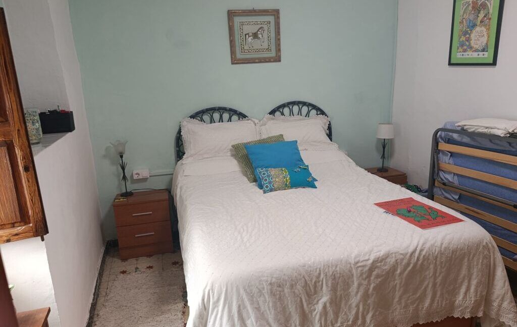 2548 mid room