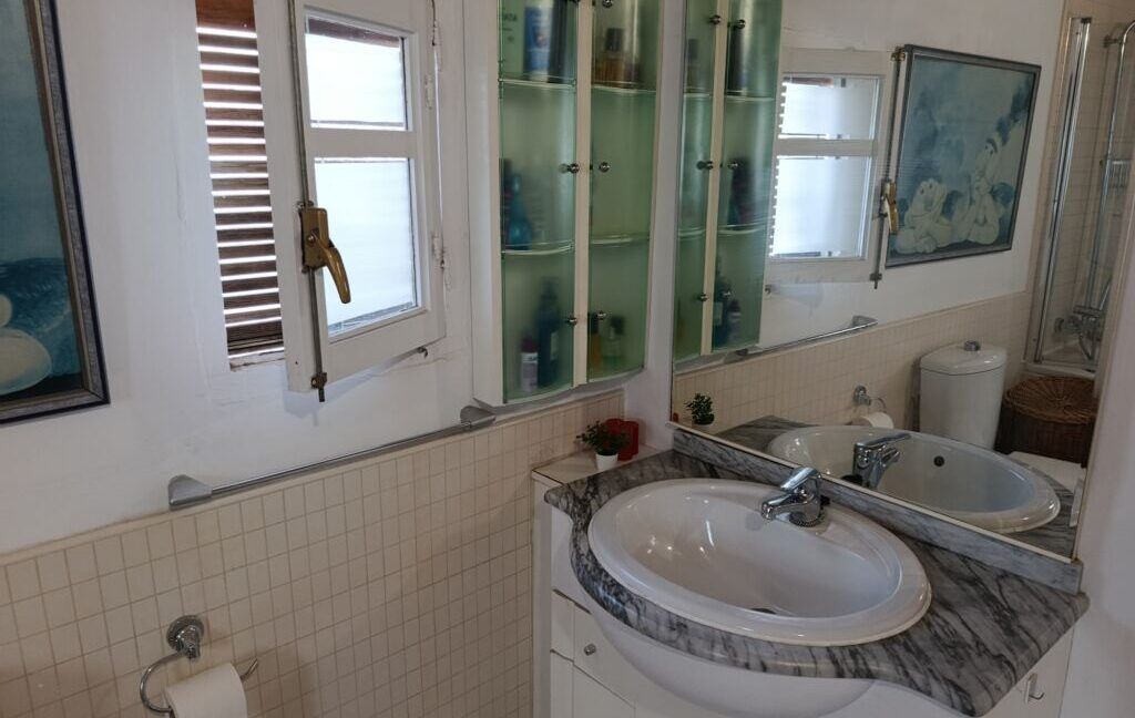2551 bathroom