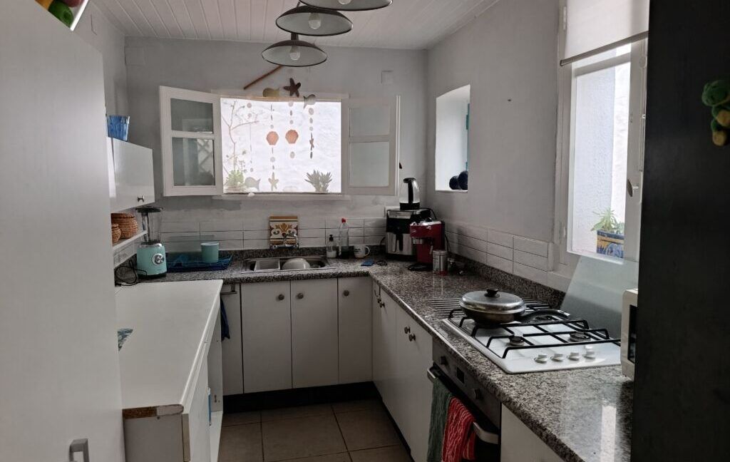 2551 kitchen