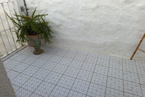 2551 mid terrace
